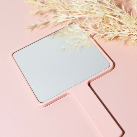 Worldwide Beauty Mirror