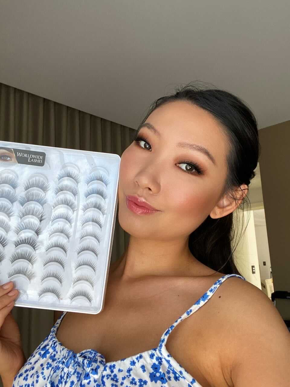 Natural and Glam Lashbook Limited Edition