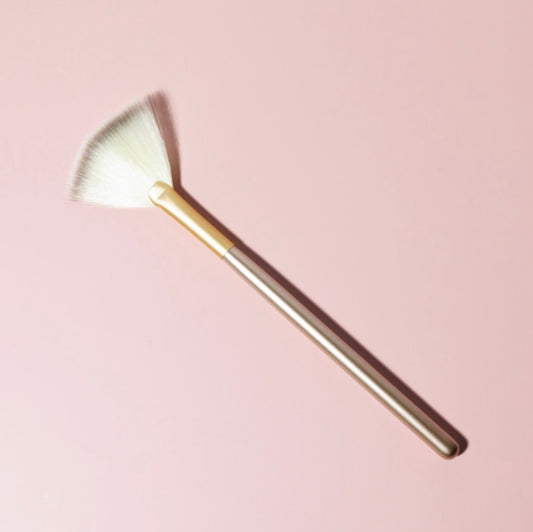 Highlighter Fan Makeup Brush